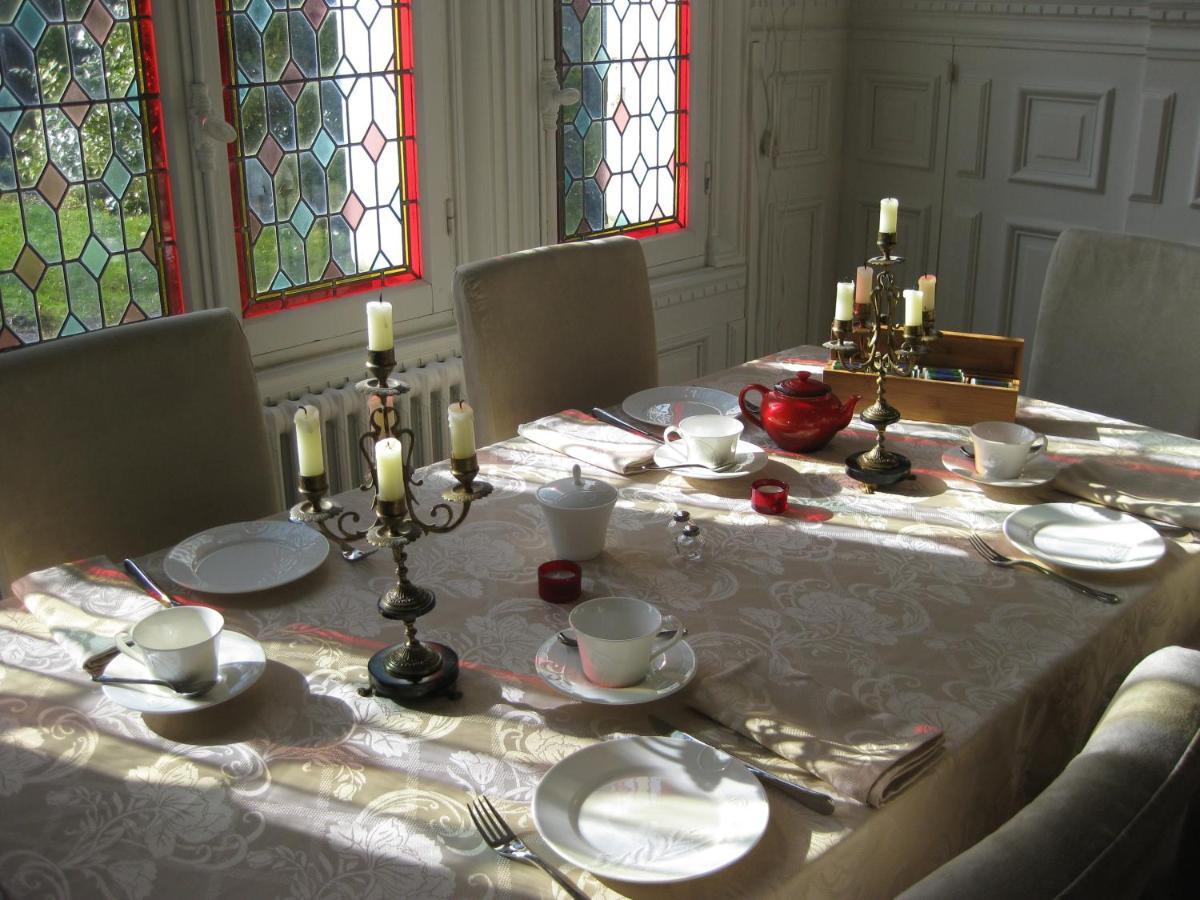 Chateau De Launay Méry-Corbon Buitenkant foto